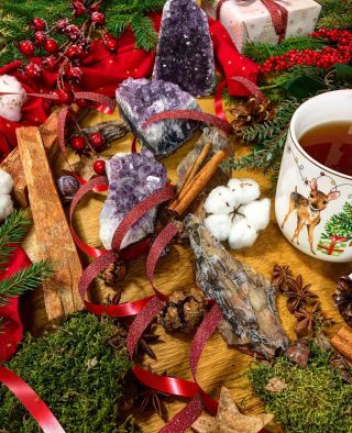 🎄🤲🏼 Vánoce jsou Láska v akci. Pokaždé, když milujeme, pokaždé když dáváme, tak jsou Vánoce. 💗 Dale Evans 🤲🏼💗